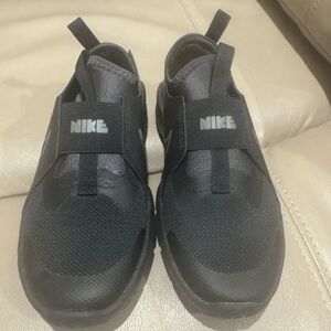 Nike Kids Black Sneakers